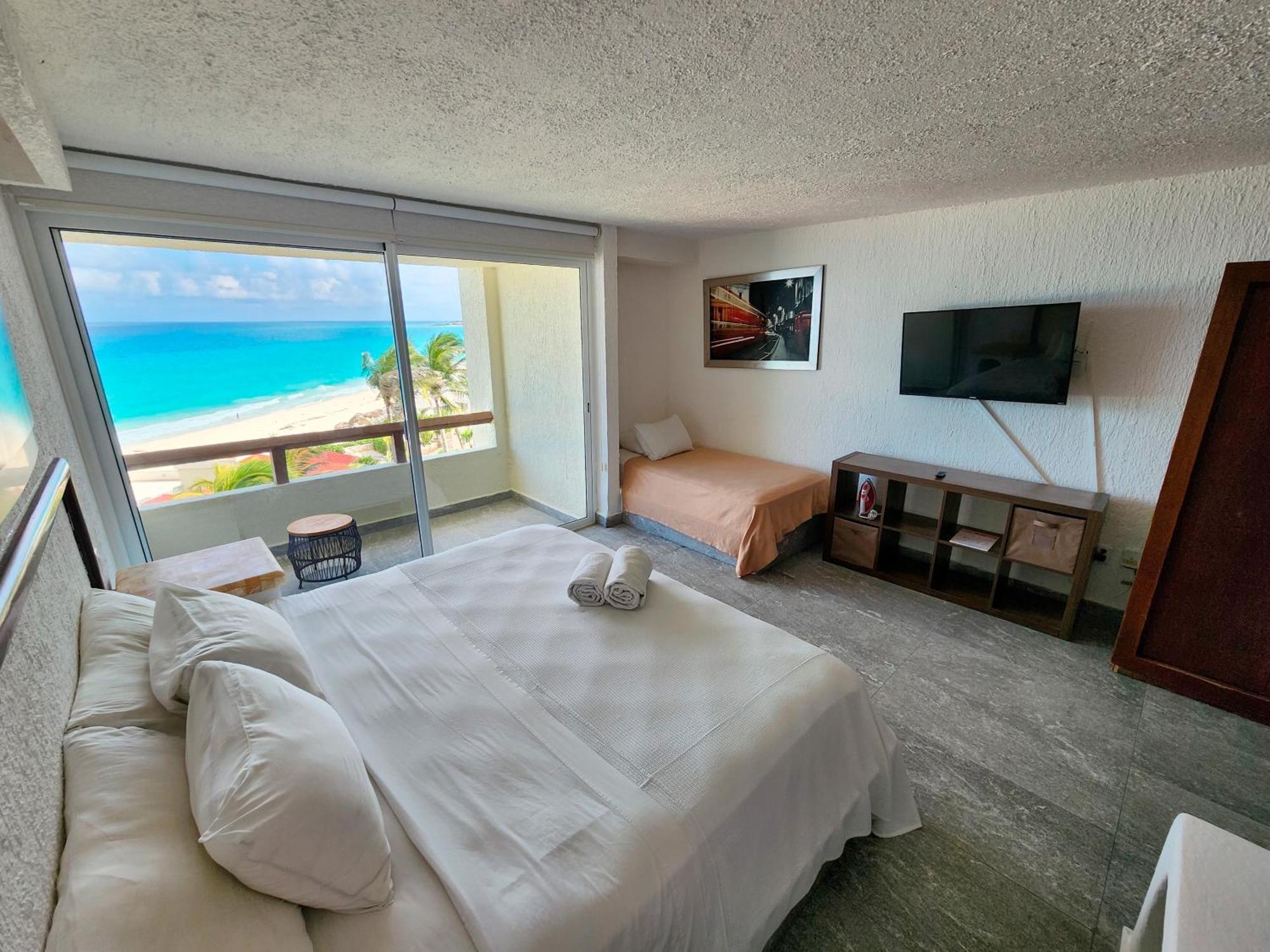 Rodero By Solymar Beach Front Condos In Hotel Zone Cancun Exterior photo